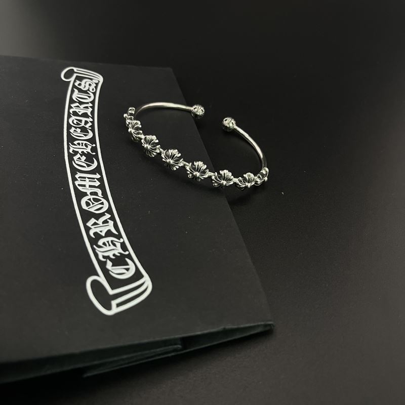 Ch**me He**ts bracelets